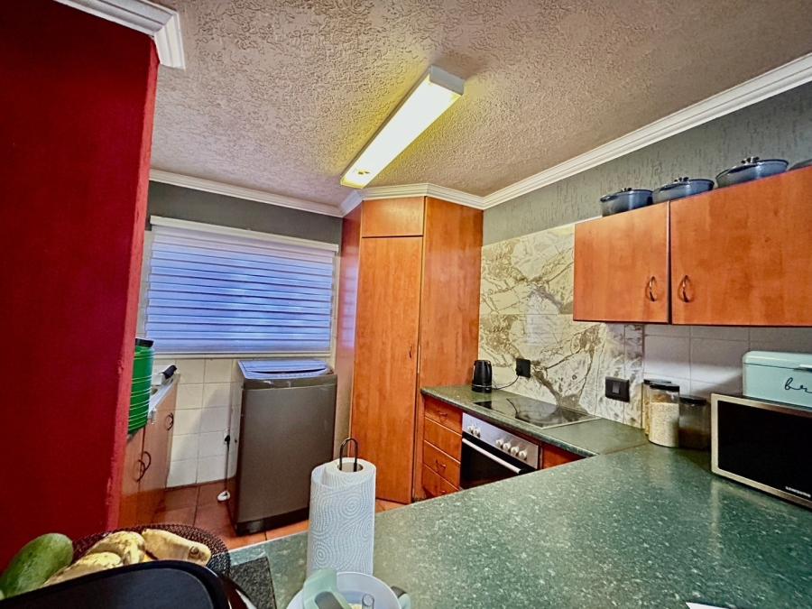 To Let 3 Bedroom Property for Rent in Waterval East North West